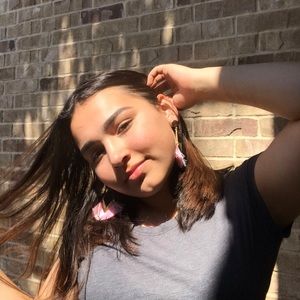 Meet your Posher, Cecilia